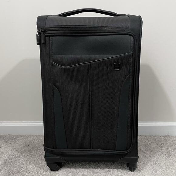SwissGear 6067 Getaway 2.0 USB Carry On Spinner Black Garment Bag - Picture 1 of 15